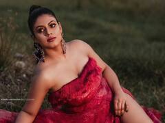 Actress Iniya | சர சர சாரக்காத்து வீசும்போது - இனிய நடிகை இனியாவின் லேட்டஸ்ட் பிக்ஸ்!