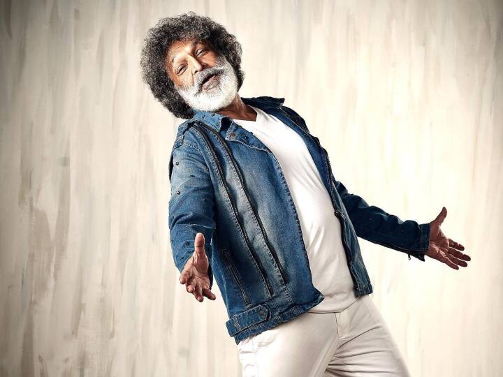 நாசரின் தந்தை மெஹபூப் பாஷா, மிகச் சிறிய வயதிலிருந்தே இவர் ஒரு  நடிகராக வேண்டும் என்று விரும்பினார்.