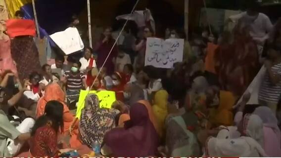 Pakistan: People protest against PM Imran Khan