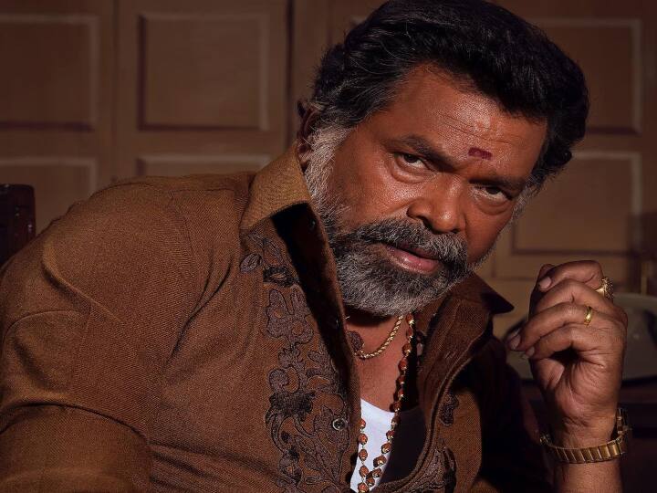 அபூர்வ சகோதரர்கள் , சிவலிங்கம், மற்றும் வில்லாதி வில்லன் போன்ற படங்களில் முக்கிய துணை வேடங்களில் நடித்து வந்தார்