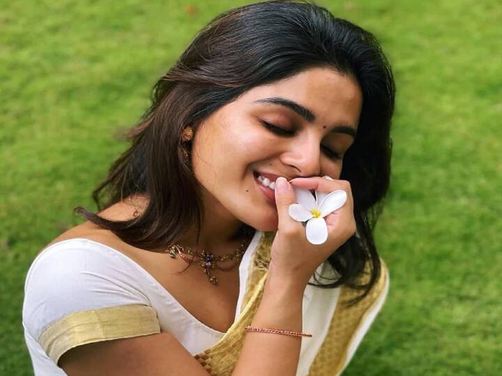 பார்க்காமலே கேட்காமலே போகின்றதே! காலம் சொர்க்கத்திலே சேர்கின்றதே உன் ஞாபகம்..!