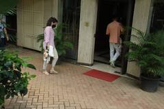 Kareena Kapoor के घर पहुंचीं ननद Soha Ali Khan तो एयरपोर्ट पर स्पॉट हुए Shahid Kapoor और Mira Rajput, देखें तस्वीरें