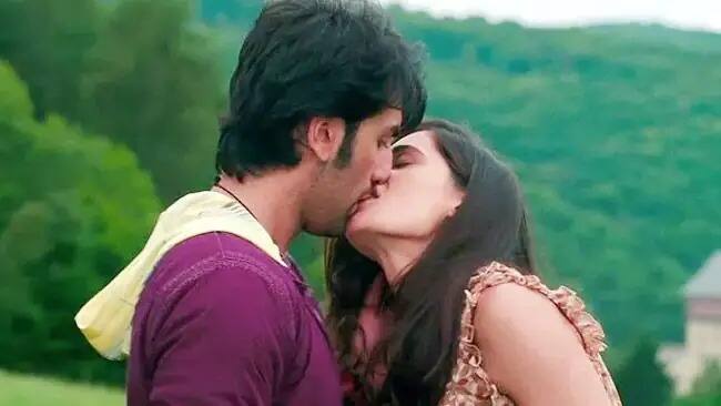 फिल्म 'रॉकस्टार' में रणबीर कपूर के साथ नरगिस फाखरी नजर आईं थीं. फिल्म का यह सीन काफी पॉपुलर हुआ था.