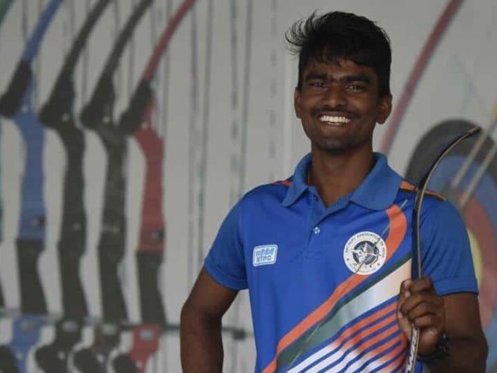Pravin Jadhav is an Indian archer qualifying for the Tokyo  Olympic आईवडिल मजूर, बेताची परिस्थिती! साताऱ्यामधील खेड्यातील प्रवीणनं भेदलं 'ऑलिम्पिक'चं लक्ष्य!