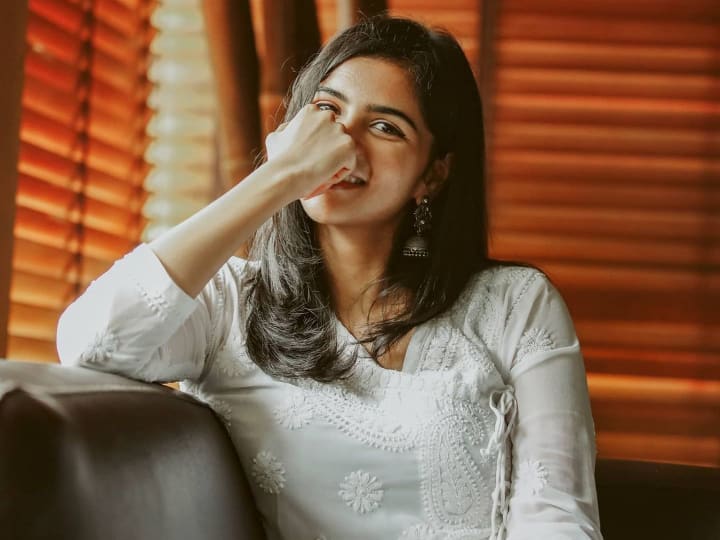 மீனும் புனலும்..  விண்ணும் விரிவும்.. வெற்பும் தோற்றமும்.. வேலும் கூரும்..
