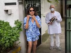 Video: शॉर्ट्स पहनकर गुलजार से मिलने पहुंचीं Neena Gupta, ट्रोलर्स ने कहा- उम्र के हिसाब से चलो मैडम