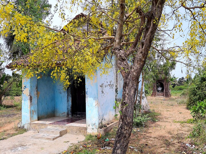 பூம்புகார் நுழைவு வாயிலில் கருவறைக்கு காத்திருக்கும் கருவி ஈஸ்வரன்!