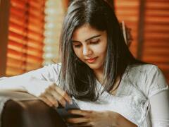 Actress Kalyani Priyadarshan pics : அவளும் நானும்..அமுதும் தமிழும் - கல்யாணி பிரியதர்ஷன்