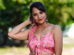 Actress Anasuya Bharadwaj pics: ரங்கு ரங்கம்மா... ரத்தம் ஊறும் தங்கமா.. நடிகை அனசுயா ஸ்டில்ஸ்