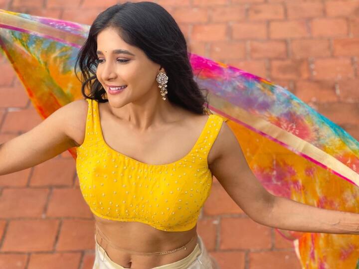 பிக்பாஸ் நிகழ்ச்சிக்கு பிறகே பிரபலமானார் சாக்ஷி