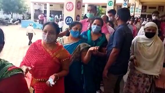 Aurangabad : Delta Plus चा धोका वाढताच औरंगाबादमध्ये लस घेण्यासाठी नागरिकांची गर्दी