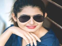 Actress Ashima Narwal pics  : நெஞ்சோரத்தில் என் நெஞ்சோரத்தில்  - ஆஷிமா நர்வாலின் அசத்தல் க்ளிக்ஸ்!