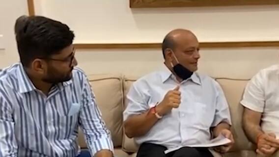 સુરતના કયાં દિગ્ગજ ઉદ્યોગપતિ AAPમાં જોડાયા, મનીષ સીસોદિયાએ કર્યું સ્વાગત