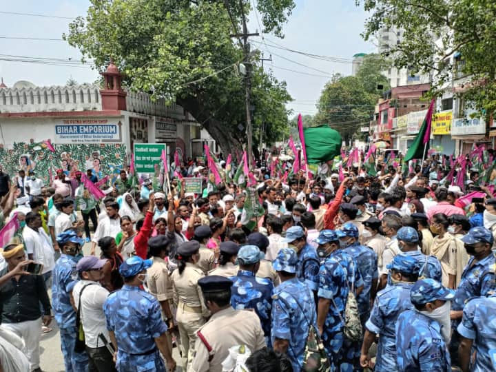 पेट्रोल-डीजल की बढ़ती कीमतों को लेकर जन अधिकार पार्टी ने पटना में निकाला 'आक्रोश मार्च'
