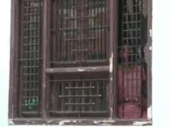 पिता-पुत्र की अश्लील हरकतों से परेशान है दारोगा का परिवार, मुकदमा दर्ज होने के बाद भी पुलिस ने नहीं की कार्रवाई 