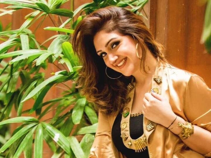 தனுஷ் உடன் தேவதையை கண்டேன் திரைப்படத்தில் நடித்தார். இந்தப் படம் இவரது பயணத்தில் வெற்றி படமாக அமைந்தது