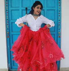 Bhabi Ji Ghar Par Hain: 19 साल की उम्र में कर ली थी शादी, अब 14 साल की बेटी की मां हैं Shubhangi Atre, आज भी धड़का देती हैं दिल