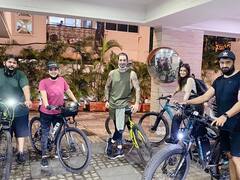 Sunny Leone Photos: फिट रहने के लिए सनी लियोनी ने चलाई 23 Km साइकिल, फैंस नहीं कर पा रहे यकीन, देखें तस्वीरें