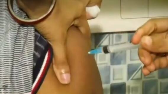 Vaccination में India ने USA की पीछे छोड़ा लेकिन अब भी कई चुनौतियां बाकी | भारत की बात