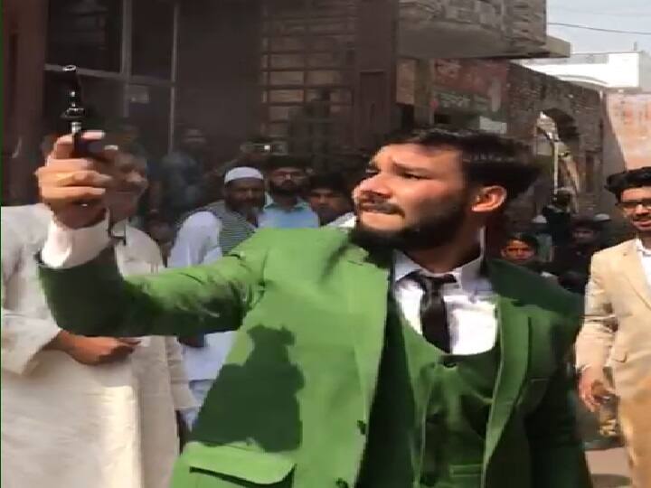शादी समारोह में जमकर हुई हर्ष फायरिंग, वीडियो वायरल होने के बाद पुलिस ने शुरू की कानूनी कार्रवाई police started legal action over harsh firing in marriage ceremony in shamli uttar pradesh ann शादी समारोह में जमकर हुई हर्ष फायरिंग, वीडियो वायरल होने के बाद पुलिस ने शुरू की कानूनी कार्रवाई