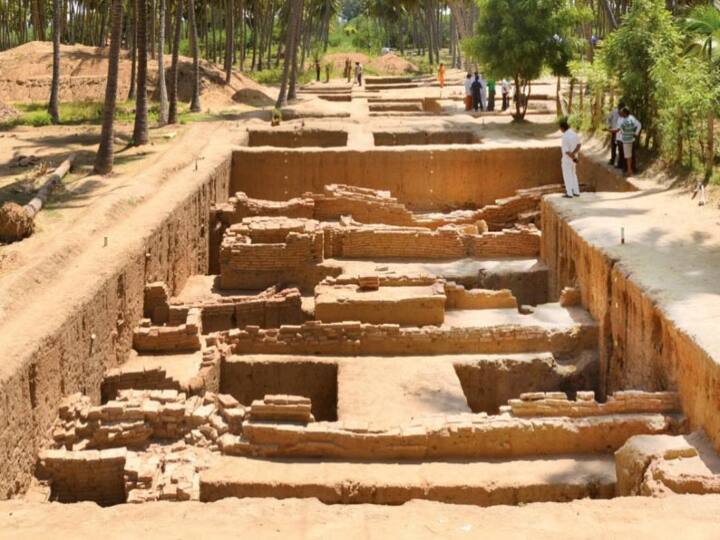 Phase 7 excavations are in full swing below in keeladi archaeological project கீழடியில் விறுவிறுப்பாக நடைபெறும் 7-ஆம் கட்ட அகழாய்வு பணிகள்..!