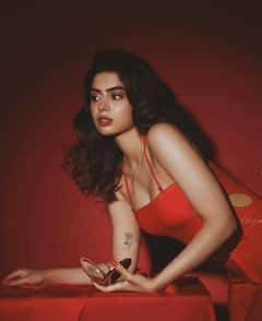 IN PICS: Khushi Kapoor Sets Internet Of Fire With Her Red Hot Photo-Shoot