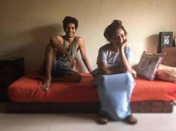 ईशान खट्टर के घर में कलरफुल कुशन है और कई ऐसी चीजें हैं, जो उनकी लाइफ स्टाइल को वाइब्रेट करती हैं.
