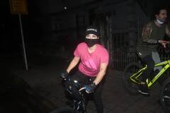 બૉલીવુડની આ હૉટ એક્ટ્રેસે ફિટ રહેવા માટે ચલાવી 23 કિલોમીટર સુધી સાયકલ, સાથે પતિ અને મિત્રો પણ દેખાયા, જુઓ તસવીરો......