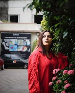 Sapna Choudhary Photos: देसी क्वीन सपना चौधरी ने करवाया ग्लैमरस फोटोशूट, तस्वीरें शेयर कर खुद को बताया ब्रोकन गर्ल