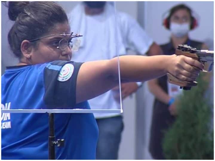 Shooter Rahi Sarnobat wins India’s first gold medal of Osijek Shooting World Cup ISSF World Cup : नेमबाज राही सरनोबतचा 'सुवर्ण' वेध, विश्वचषकात भारताला पहिलं सुवर्णपदक