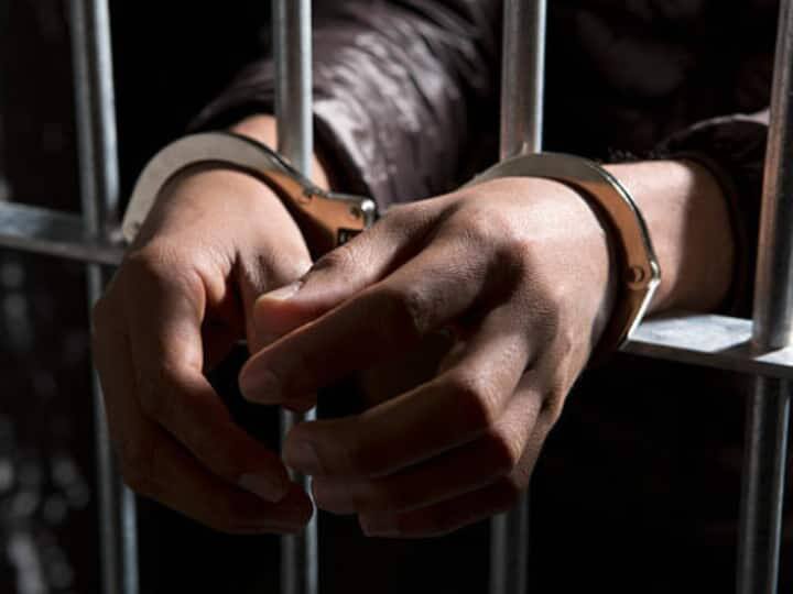 Custom Dept Seizes Gold Worth Rs 31 Lakh At Chennai Airport, 1 Arrested Custom Dept Seizes Gold Worth Rs 31 Lakh At Chennai Airport, 1 Arrested