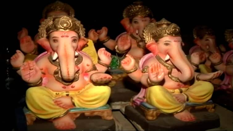 Ganesh Utsav 2021 Maharashtra government issued guidelines height Ganesh idol 4 feet public Ganesh Mandals Ganesh Utsav Guidelines: No Giant Idols Or Mega Celebrations, Says Maharashtra CM Uddhav Thackeray