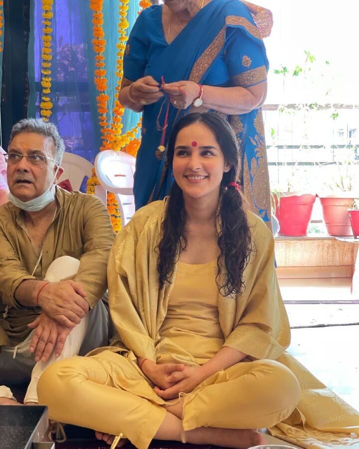 The ‘Love Per Square Foot’ actress, who has been sharing unseen pictures from her wedding recently dropped some pictures from her wedding festivities and wrote, “khaan maej koor”. (Image courtesy - @angira/Instagram)