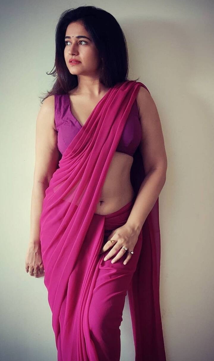 ஆசை உள்ளாடும் போது போதை தள்ளாடும் தேவி