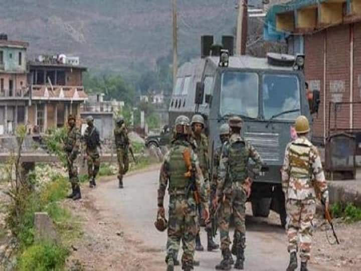 Two militant killed during an ongoing encounter between the security forces and terrorists, Search going on Jammu Kashmir Encounter: जम्मू कश्मीर एनकाउंटर में लश्कर के टॉप कमांडर अबरार समेत दो आतंकी ढेर, ऑपरेशन अभी भी जारी 