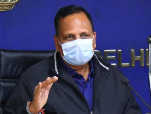 delhi witnessing rapid rise in corona and omicron cases as minister Satyendar Jain speaks Delhi Omicron: दिल्ली में रिकॉर्ड बढ़ रहे ओमिक्रॉन के मामले, स्वास्थ्य मंत्री ने दिया डराने वाला बयान