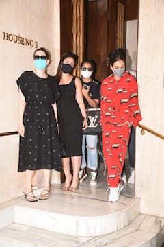 IN PICS | BFFS Kareena, Karisma, Malaika & Amrita Enjoys Lunch With Manish Malhotra