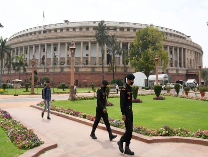 Parliamentary panel directs FB, Google to comply with new IT rules, know in details સંસદીય સમિતિએ facebook અને googleને કહ્યુ- ભારતના નિયમો અને કાયદાનું પાલન કરો