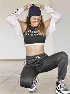 Hina Khan Flaunts Her Toned Abs In A Monochrome Tracksuit; See Pics