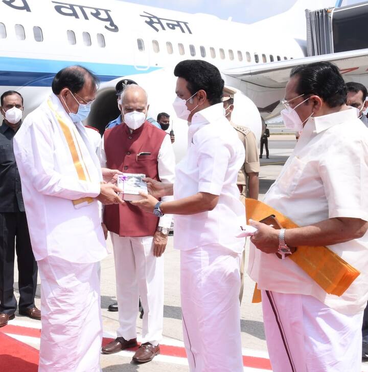 Tamil Nadu Water Resources Minister, Duraimurugan and other ministers reached Chennai today to give warm to welcome to Naidu.