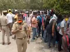 रोजगार के मुद्दे पर विपक्ष ही नहीं युवा भी सरकार पर बना रहे हैं दवाब, लखनऊ में जारी है प्रदर्शन 