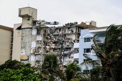 Miami Building Collapse | Miami ਚ ਡਿੱਗੀ 12 ਮੰਜ਼ਿਲਾ ਇਮਾਰਤ, 9 ਲੋਕਾਂ ਦੀ  ਮੌਤ ਤੇ 150 ਤੋਂ ਵੱਧ ਲਾਪਤਾ