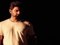 Actor Atharvaa murali pics; தாக்குதே கண் தாக்குதே கண் பூக்குதே - அதர்வா