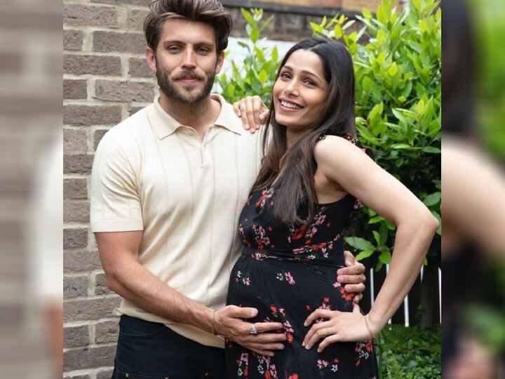 Good News: स्लमडॉग फेम फ्रीडा पिंटो ने फ्लॉन्ट किया 'बेबी बंप', केयर करते दिखे फियांसे कोरी ट्रैन Freida Pinto flaunts her baby bump with fiance cory tran Good News: स्लमडॉग फेम फ्रीडा पिंटो ने फ्लॉन्ट किया 'बेबी बंप', केयर करते दिखे फियांसे कोरी ट्रैन