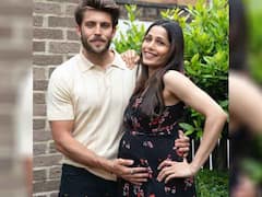 Good News: स्लमडॉग फेम फ्रीडा पिंटो ने फ्लॉन्ट किया 'बेबी बंप', केयर करते दिखे फियांसे कोरी ट्रैन