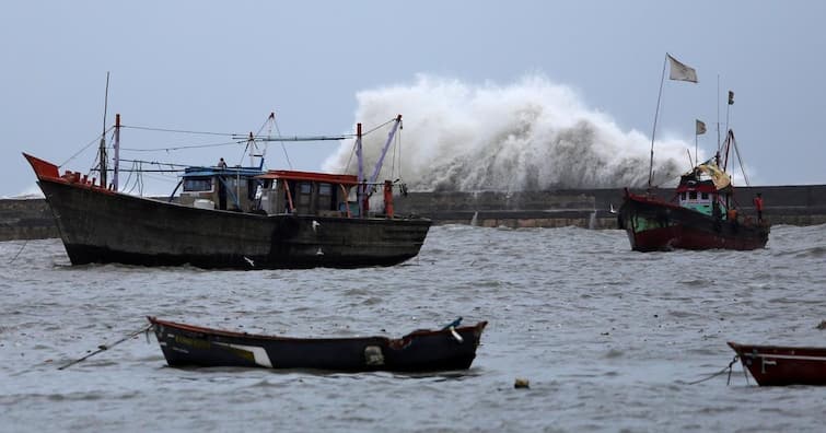 No chance of rain for next five days in Gujarat, fishermen instructed not to plow the sea ગુજરાતમાં આગામી પાંચ દિવસ વરસાદની કોઈ શક્યતા નહીં, માછીમારોને દરિયો ન ખેડવા સૂચના