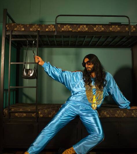 ਕਿ ਦੀਪਿਕਾ ਦੇ ਕਪੜੇ ਪਾ ਕੇ ਨਿਕਲਿਆ ਰਣਵੀਰ ਸਿੰਘ ?