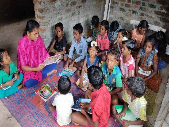 Request to provide free smartphone to government school students ‛ஸ்மார்ட்  போன்’ இல்லாமல் பள்ளி கல்வியில் தடுமாறும் மலைவாழ் குழந்தைகள்!