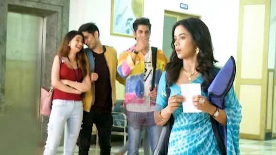 Apna Time Bhi Aayega: Rani's ragging in the college because of wearing saree