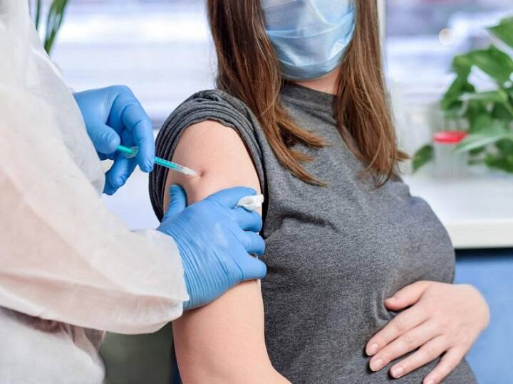 How safe are Covid-19 vaccines for pregnant women Govt issues fresh guidelines Vaccine for Pregnant Women | கர்ப்பிணிகள் கொரோனா தடுப்பூசி போடலாமா? வழிகாட்டும் நெறிமுறைகளை வெளியிட்டது  அரசு!